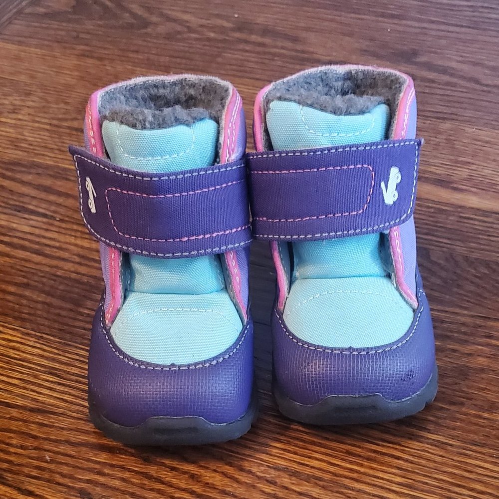 See Kai Run Snowboots